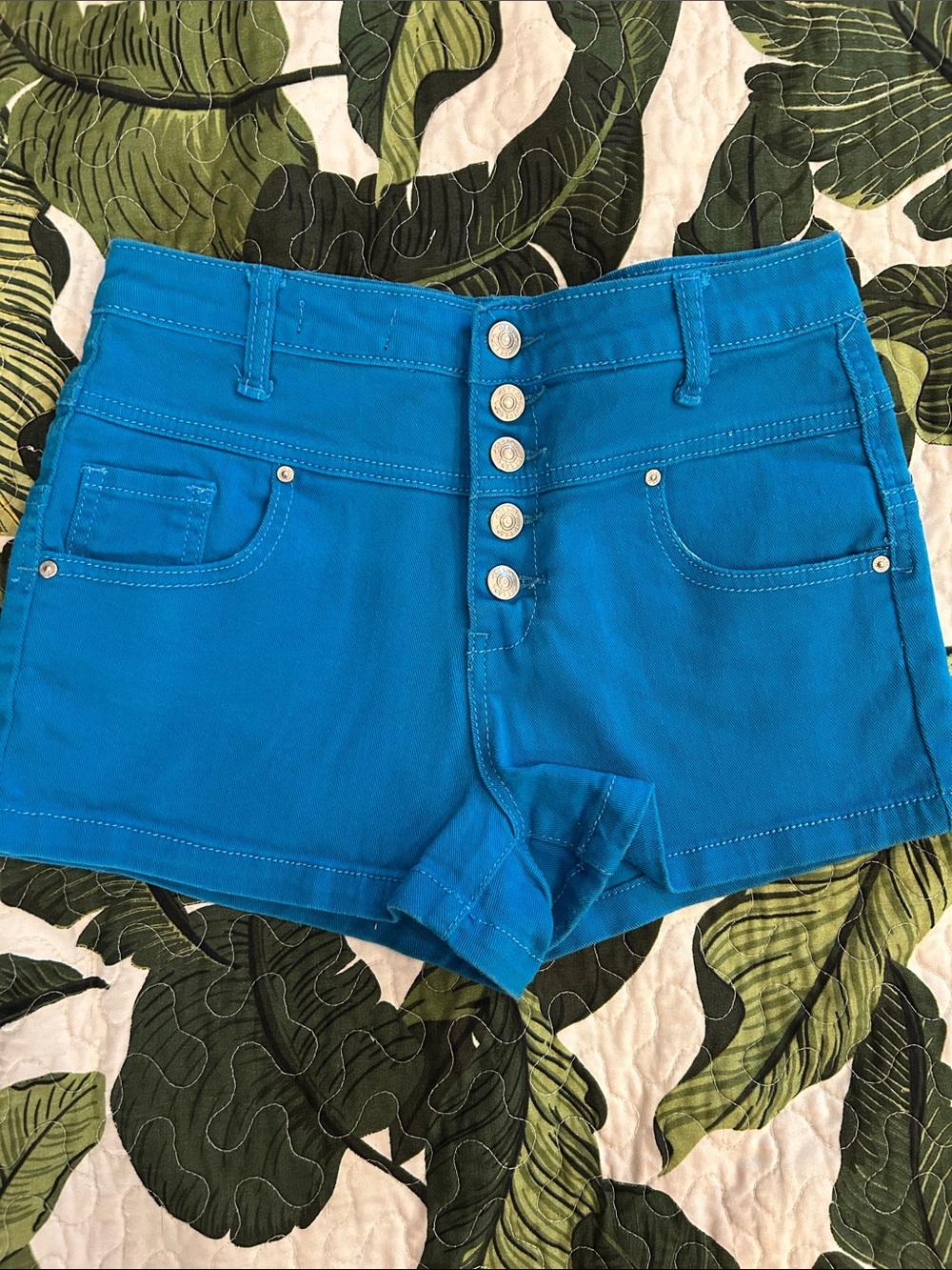 Delia’s Discontinued 2010’s Bright Teal Women’s High-Rise Button-Front Shorts